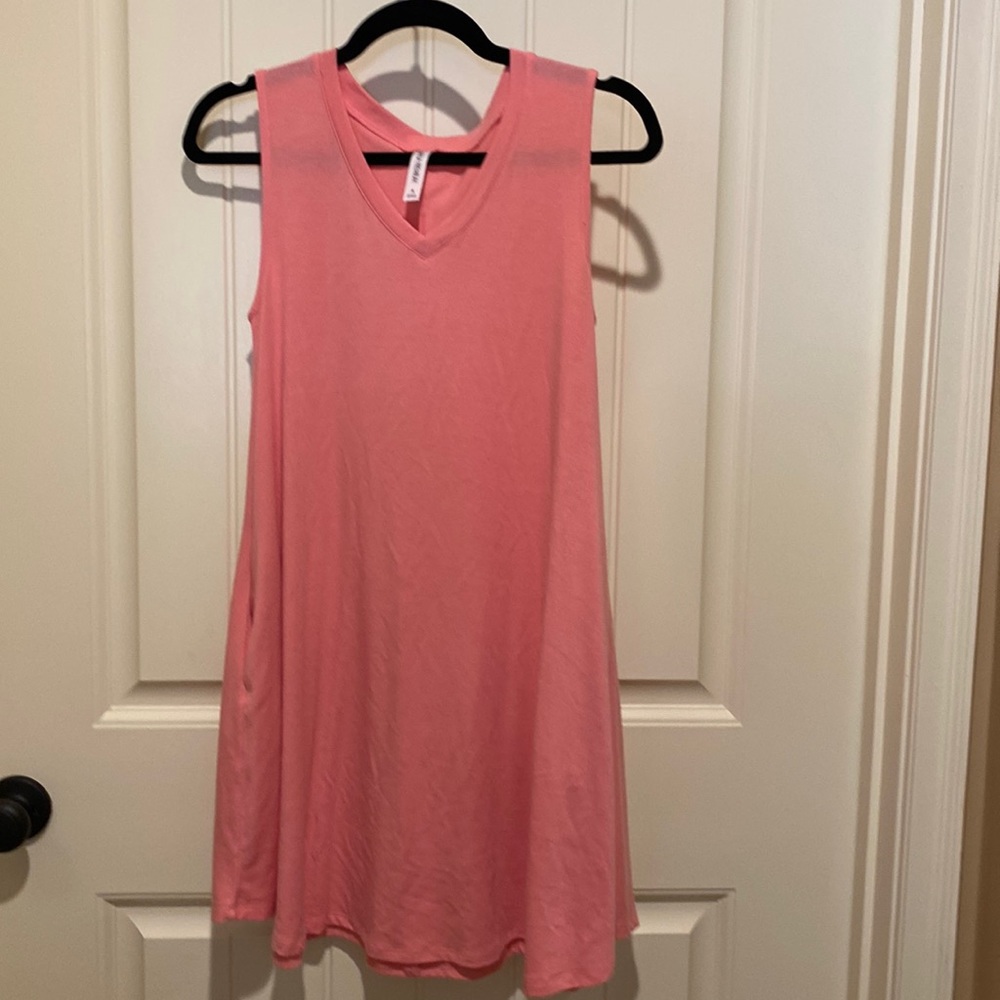 NWOT Zenana Sleeveless Pink small dress with pockets